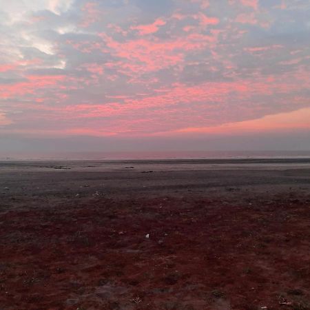 Coastal Bay Beach Resort Harnai Екстер'єр фото