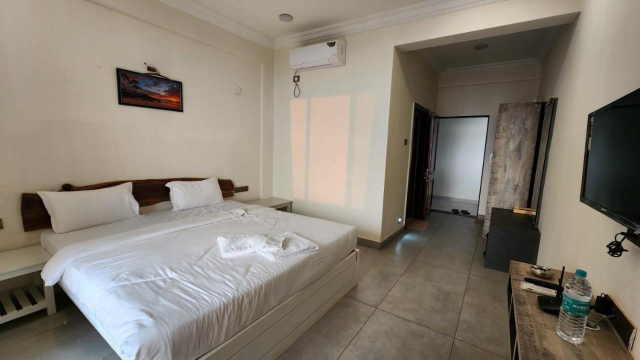 Coastal Bay Beach Resort Harnai Екстер'єр фото