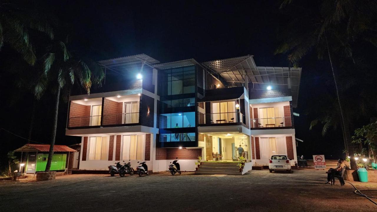 Coastal Bay Beach Resort Harnai Екстер'єр фото