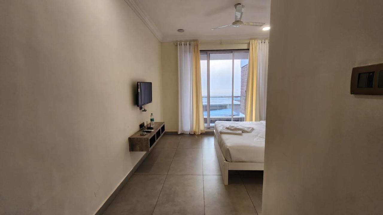 Coastal Bay Beach Resort Harnai Екстер'єр фото