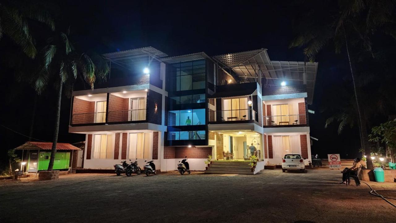 Coastal Bay Beach Resort Harnai Екстер'єр фото