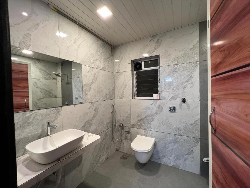 Coastal Bay Beach Resort Harnai Екстер'єр фото